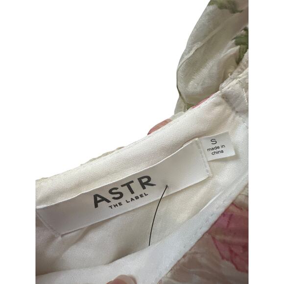ASTR The Label NWT Sasila Puff Sleeve Smocked Midi Dress in White Size Small - Picture 5 of 14